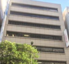 �ŗ��m�������̂��ē��i�����s�j